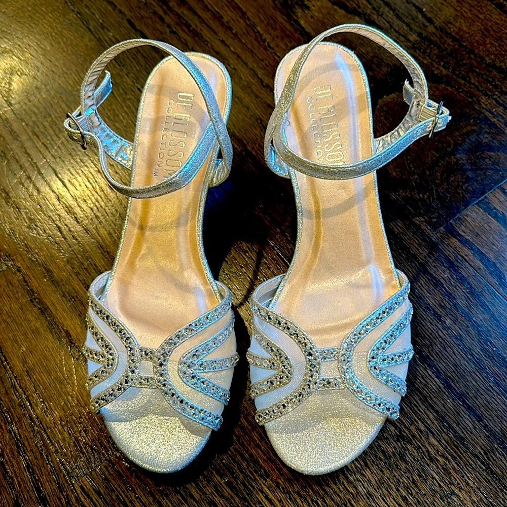 BRAND NEW De Blossom Collection Bedazzled Wedge (never worn)
